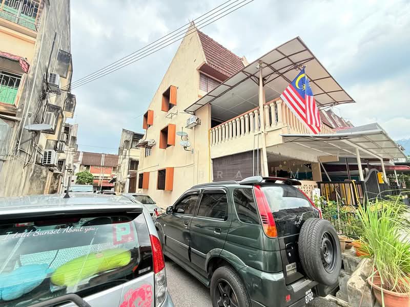 3-storey Terraced House for Sale in Taman Bukit Teratai (Ampang) - Azli Ibrahim - Exterior - PropertyGuru.com.my