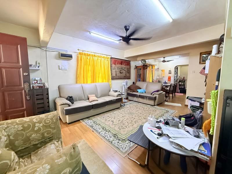 3-storey Terraced House for Sale in Taman Bukit Teratai (Ampang) - Azli Ibrahim - Living Room - PropertyGuru.com.my