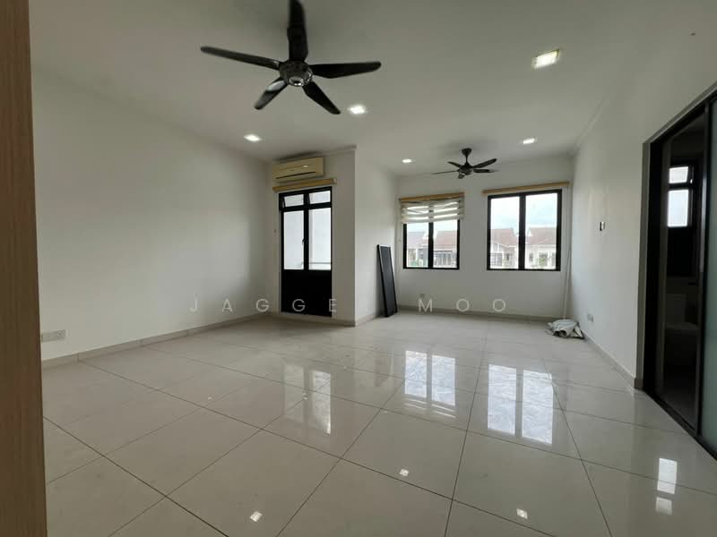 3-storey Terraced House for Sale in Taman Melawati (Ulu Kelang) - Jagger Moo - Living Room - PropertyGuru.com.my