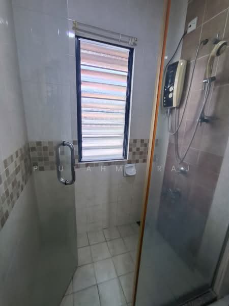 Terraced House for Rent in Alam Impian (Shah Alam) - P Utahma Raj - Bathroom - PropertyGuru.com.my