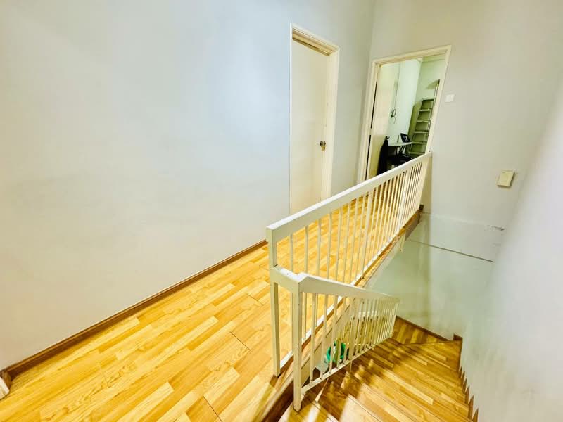 Rumah Bandar untuk Dijual di Shah Alam (Selangor) - Hairi Halim - Corridor - PropertyGuru.com.my