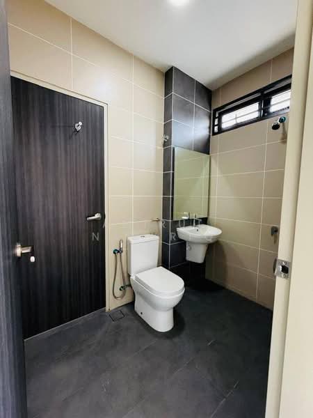 Rumah Teres 2 Tingkat untuk Dijual di Shah Alam (Selangor) - Amirul Nasyriq - Bathroom - PropertyGuru.com.my