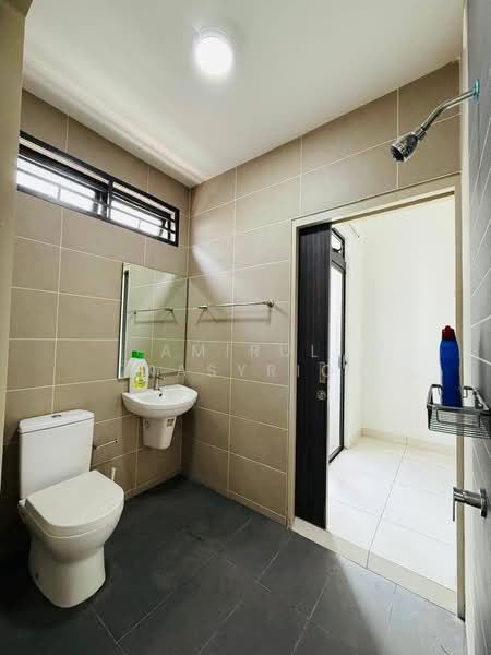 Rumah Teres 2 Tingkat untuk Dijual di Shah Alam (Selangor) - Amirul Nasyriq - Bathroom - PropertyGuru.com.my