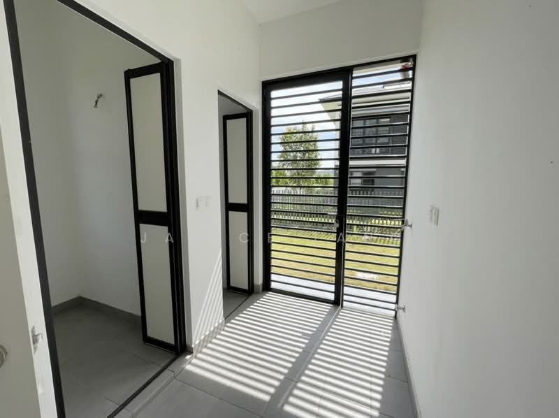 Semi-Detached House for Sale in Setia Alam (Selangor) - Janice Tang - Entrance - PropertyGuru.com.my