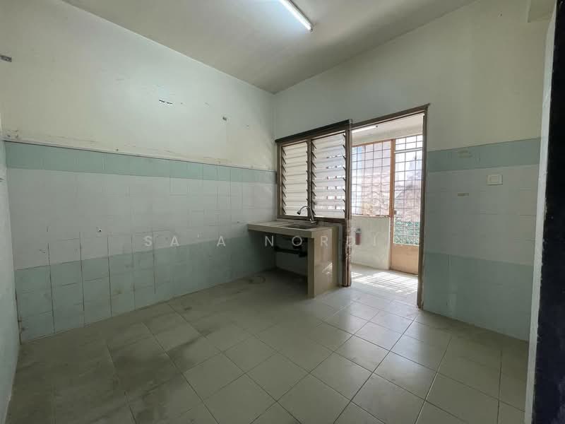 Terraced House for Sale in Usj 12 (Subang Jaya) - Sa'a Nordin - Kitchen - PropertyGuru.com.my