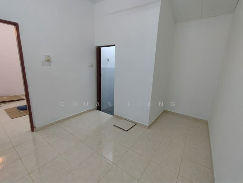 Rumah Teres 1 Tingkat untuk Dijual di Taman Bukit Kempas (Tampoi) - Chuan Liang - Interior - PropertyGuru.com.my