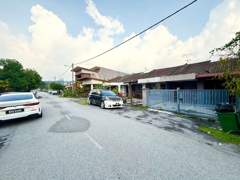 Rumah Teres 1 Tingkat untuk Dijual di Taman Pinggiran Batu Caves (Selayang) - Firdaus Husin - Exterior - PropertyGuru.com.my
