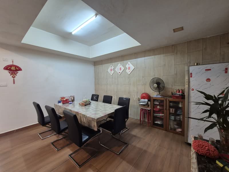 Rumah Teres 2 Tingkat untuk Dijual di Taman Tiara East (Semenyih) - KK HEW - Dining Room - PropertyGuru.com.my