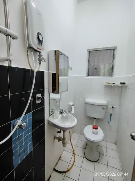 Rumah Teres 2.5 Tingkat untuk Disewa di Taman Equine (Seri Kembangan) - Grace Chong - Bathroom - PropertyGuru.com.my