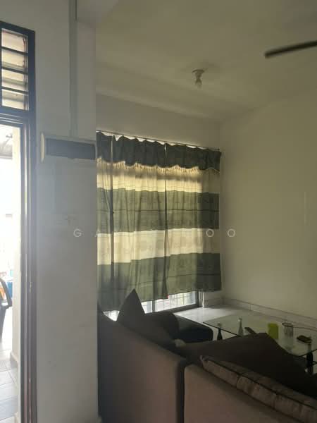 Rumah Teres 2 Tingkat untuk Dijual di Taman Puteri Wangsa (Ulu Tiram) - Gavin Soo - Living Room - PropertyGuru.com.my
