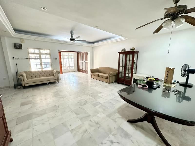 2-storey Terraced House for Sale in Bukit Indah (Ampang) - Azli Ibrahim - Living Room - PropertyGuru.com.my
