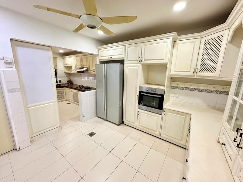 2-storey Terraced House for Sale in Bukit Indah (Ampang) - Azli Ibrahim - Kitchen - PropertyGuru.com.my