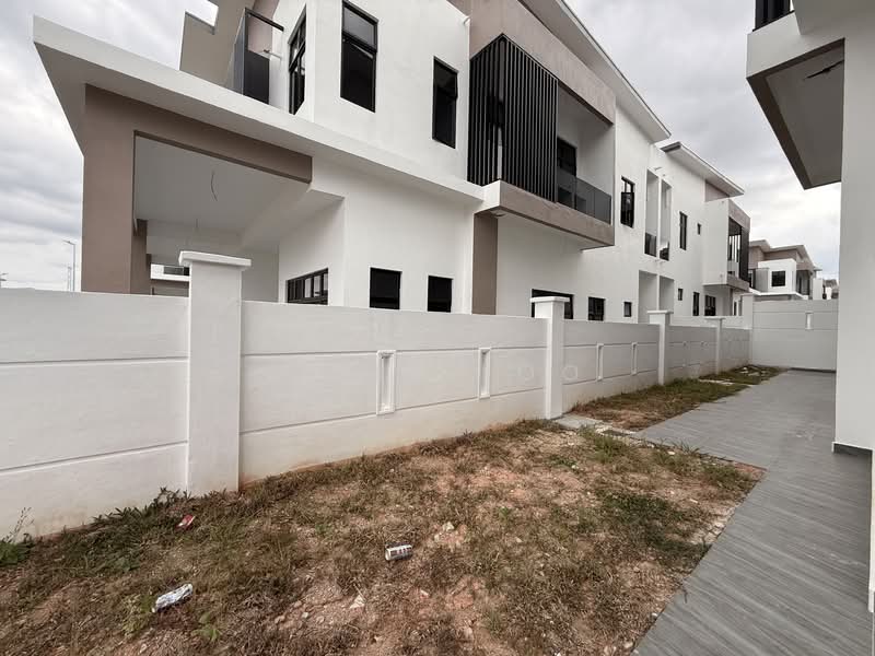 Rumah Kluster untuk Dijual di Taman Pulai Bestari (Skudai) - Eliin Loo - Exterior - PropertyGuru.com.my