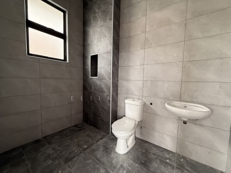 Rumah Kluster untuk Dijual di Taman Pulai Bestari (Skudai) - Eliin Loo - Bathroom - PropertyGuru.com.my
