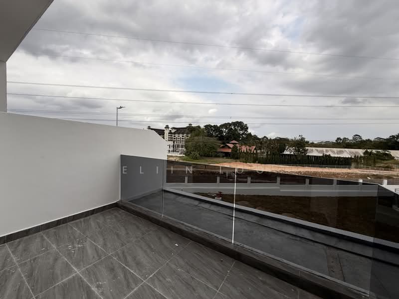 Rumah Kluster untuk Dijual di Taman Pulai Bestari (Skudai) - Eliin Loo - Balcony - PropertyGuru.com.my