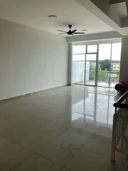 2.5-storey Terraced House for Sale in Bandar Seri Alam (Masai) - See Hon Tay - Living Room - PropertyGuru.com.my