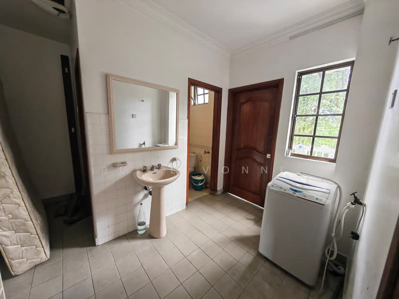 Condominium for Rent at Stulang View - Bu Ee Vonne - Bathroom - PropertyGuru.com.my