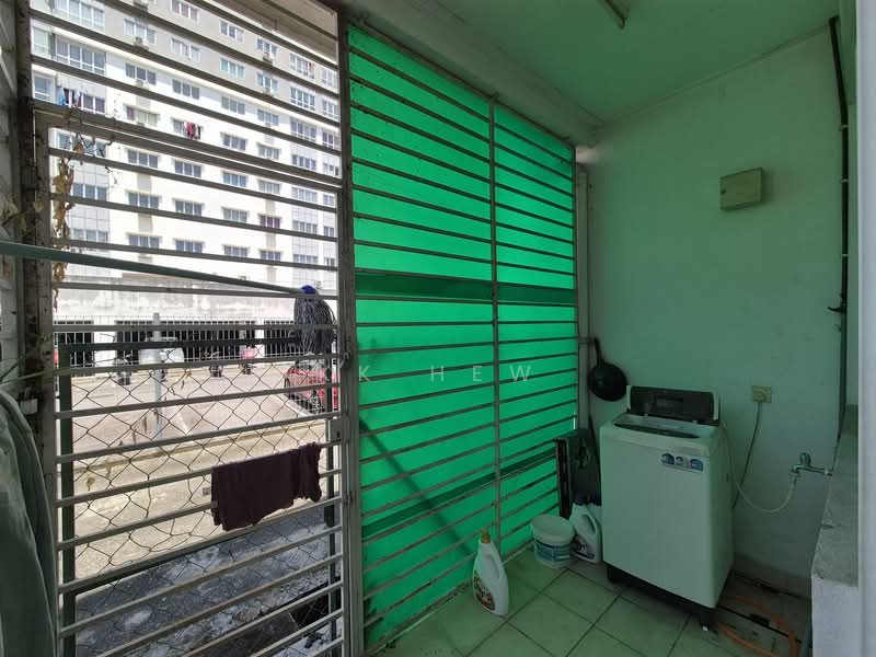 Rumah Teres 2 Tingkat untuk Dijual di Taman Tiara East (Semenyih) - KK HEW - Balcony - PropertyGuru.com.my