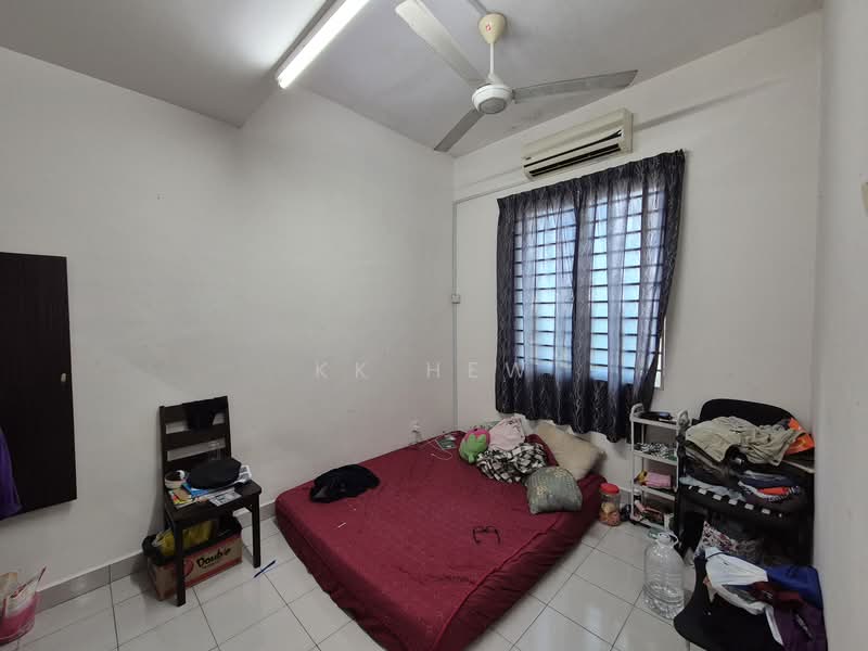 Rumah Teres 2 Tingkat untuk Dijual di Taman Tiara East (Semenyih) - KK HEW - Bedroom - PropertyGuru.com.my