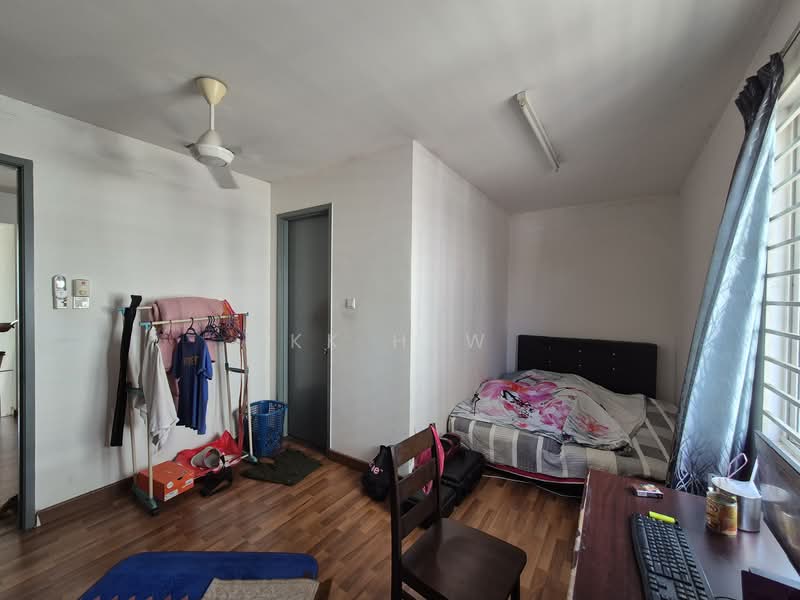 Rumah Teres 2 Tingkat untuk Dijual di Taman Tiara East (Semenyih) - KK HEW - Bedroom - PropertyGuru.com.my