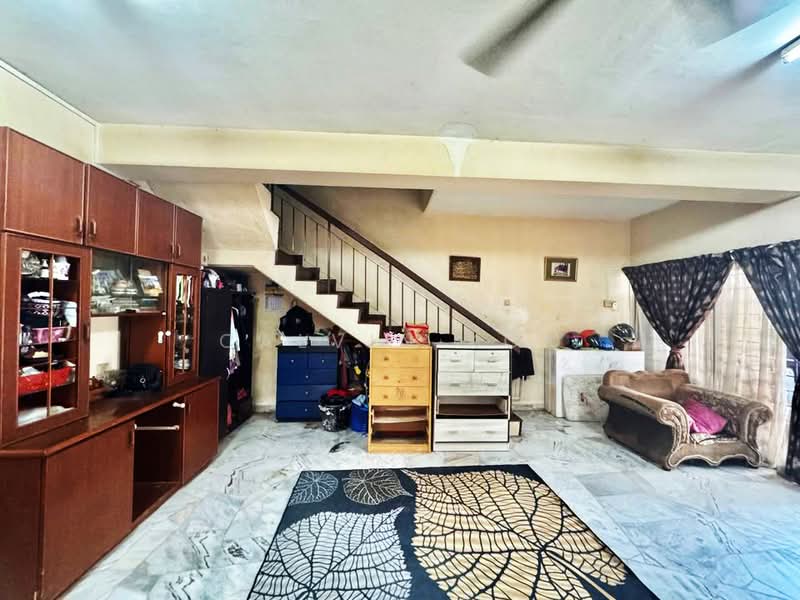 Rumah Teres 2 Tingkat untuk Dijual di Taman Bukit Mewah (Kajang) - Calvin Kok - Living Room - PropertyGuru.com.my