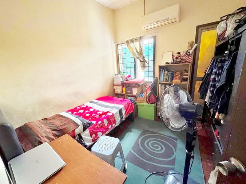 Rumah Teres 2 Tingkat untuk Dijual di Taman Bukit Mewah (Kajang) - Calvin Kok - Bedroom - PropertyGuru.com.my