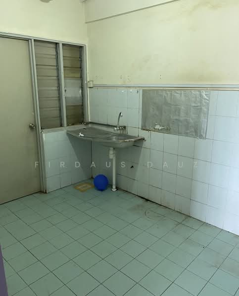 Servis Apartment untuk Dijual di Serdang Skyvillas (Serdang Perdana) - Firdaus Dauz - Kitchen - PropertyGuru.com.my