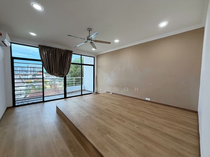 Rumah Berkembar untuk Dijual di Taman Tun Sardon (Gelugor) - Qyan Goh - Balcony - PropertyGuru.com.my