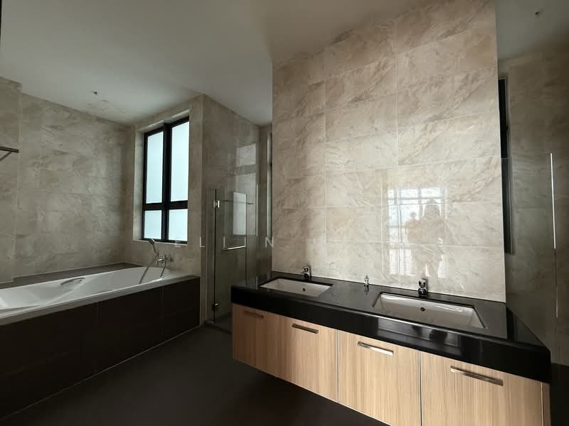 Apartment for Sale at Molek Pine 4 - Eliin Loo - Bathroom - PropertyGuru.com.my