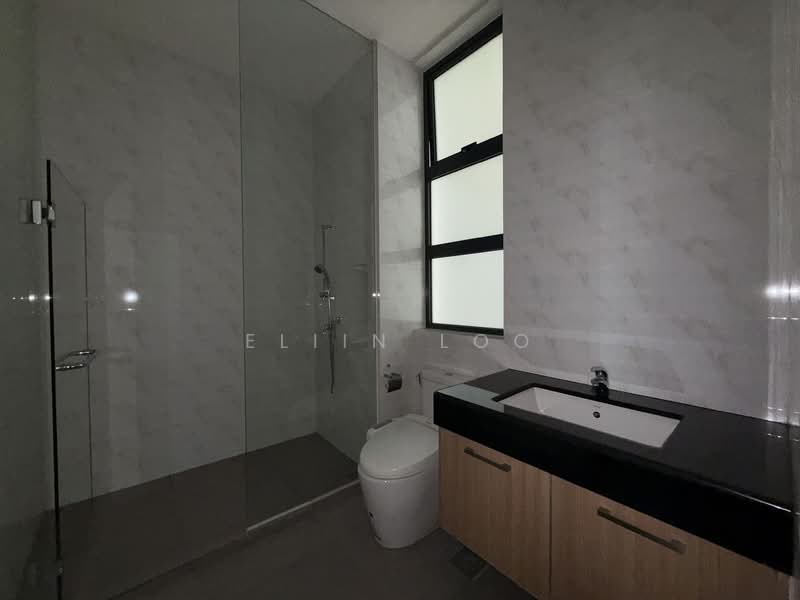 Apartment for Sale at Molek Pine 4 - Eliin Loo - Bathroom - PropertyGuru.com.my