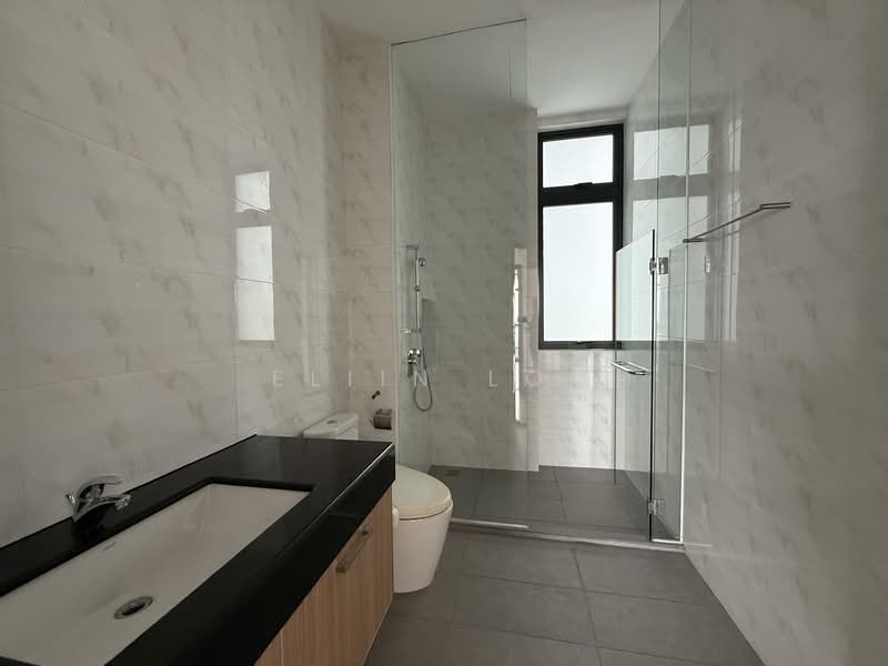 Apartment for Sale at Molek Pine 4 - Eliin Loo - Bathroom - PropertyGuru.com.my