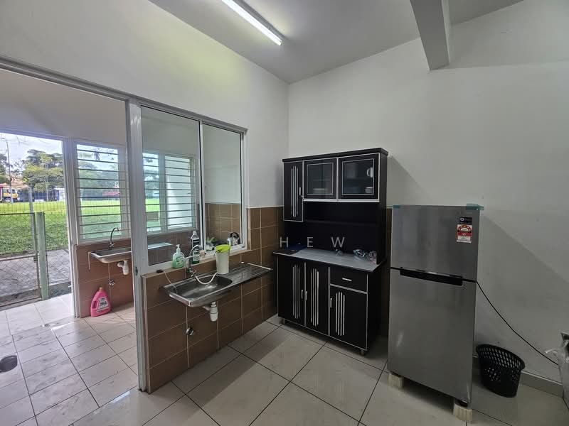 2-storey Terraced House for Rent in Tiara East (Semenyih) - KK HEW - Kitchen - PropertyGuru.com.my