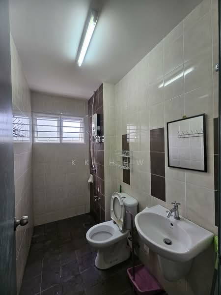 2-storey Terraced House for Rent in Tiara East (Semenyih) - KK HEW - Bathroom - PropertyGuru.com.my