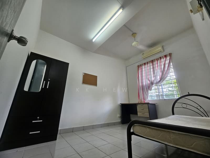 2-storey Terraced House for Rent in Tiara East (Semenyih) - KK HEW - Bedroom - PropertyGuru.com.my