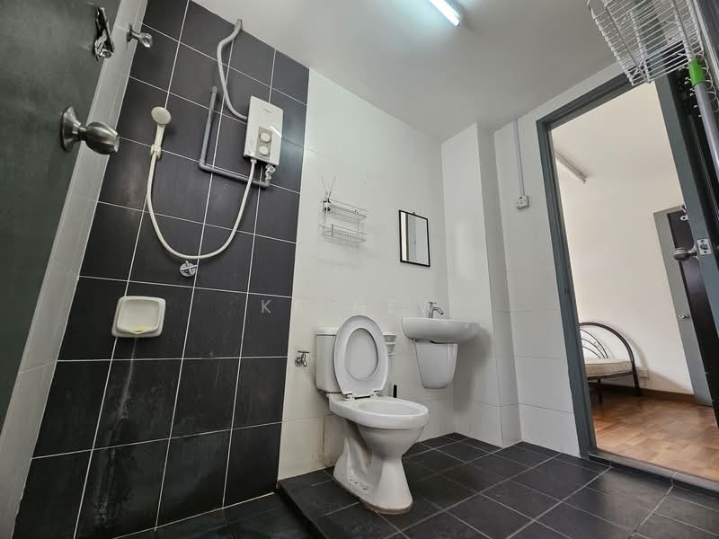 2-storey Terraced House for Rent in Tiara East (Semenyih) - KK HEW - Bathroom - PropertyGuru.com.my