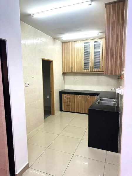 Rumah Teres 2 Tingkat untuk Dijual di Bandar Kinrara Seksyen 6 (Bandar Kinrara) - Grace Oon - Kitchen - PropertyGuru.com.my