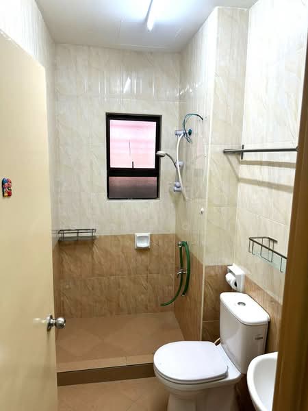 Rumah Teres 2 Tingkat untuk Dijual di Bandar Kinrara Seksyen 6 (Bandar Kinrara) - Grace Oon - Bathroom - PropertyGuru.com.my