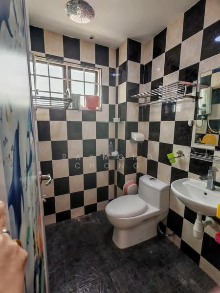 3.5-storey Terraced House for Sale in Taman Cheras Utama (Cheras) - Raymond Chong - Bathroom - PropertyGuru.com.my