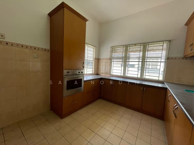 Semi-Detached House for Sale in Usj 3a (Subang Jaya) - Sa'a Nordin - Kitchen - PropertyGuru.com.my