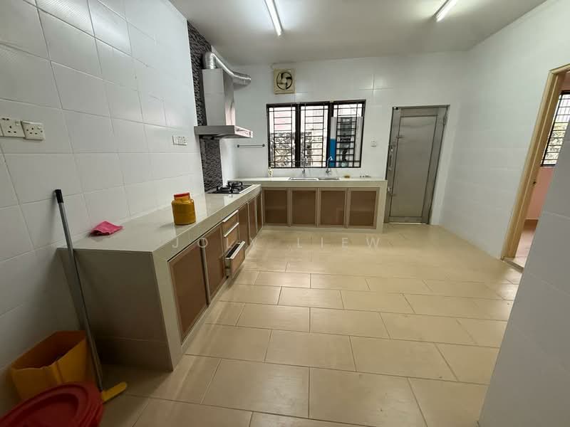 2-storey Terraced House for Sale in Bandar Kinrara Seksyen 9 (Bandar Kinrara) - Joly Liew - Kitchen - PropertyGuru.com.my