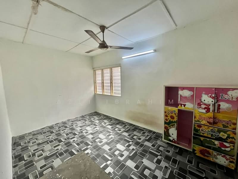 2-storey Terraced House for Sale in Taman Muda (Ampang) - Azli Ibrahim - Bedroom - PropertyGuru.com.my