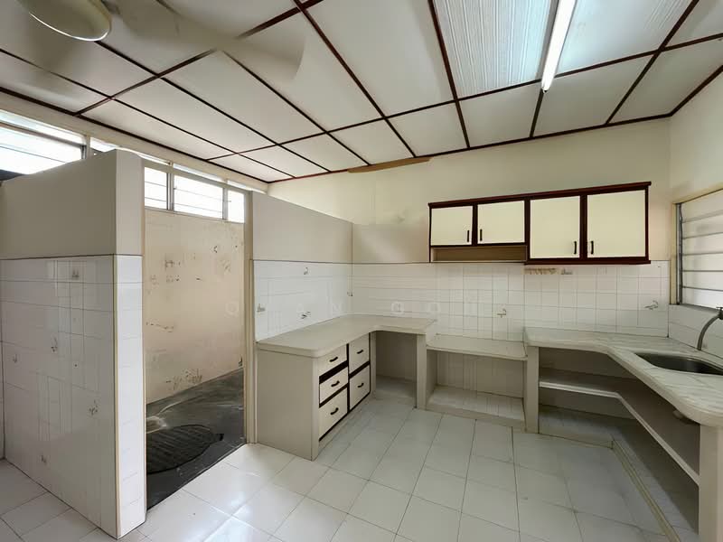 Terraced House for Sale in Island Glades (Jelutong) - Qyan Goh - Kitchen - PropertyGuru.com.my