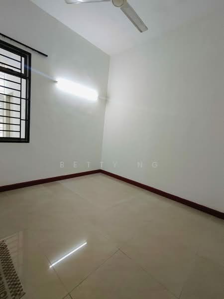 Rumah Teres 2 Tingkat untuk Dijual di Setia Tropika (Johor Bahru) - Betty Ng - PropertyGuru.com.my