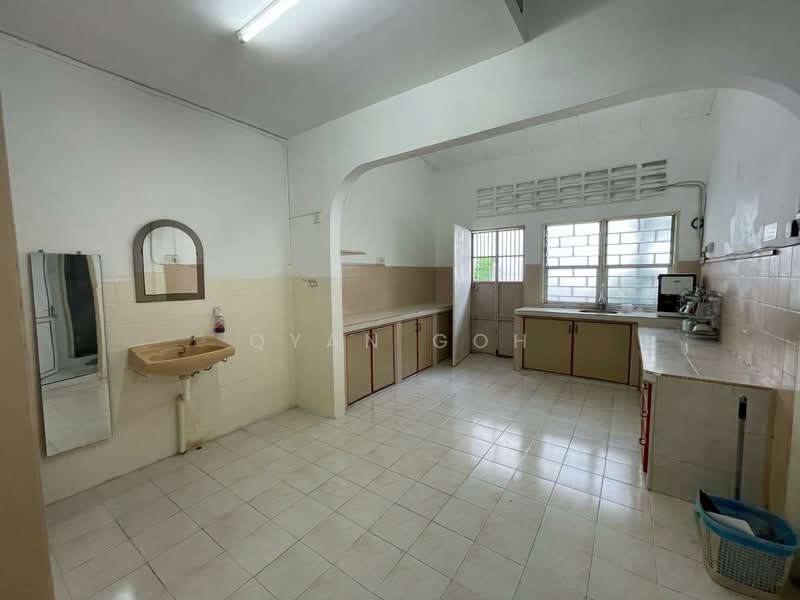 Rumah Teres untuk Disewa di Island Glades (Jelutong) - Qyan Goh - Kitchen - PropertyGuru.com.my