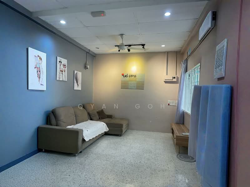 Rumah Teres untuk Disewa di Island Glades (Jelutong) - Qyan Goh - Living Room - PropertyGuru.com.my
