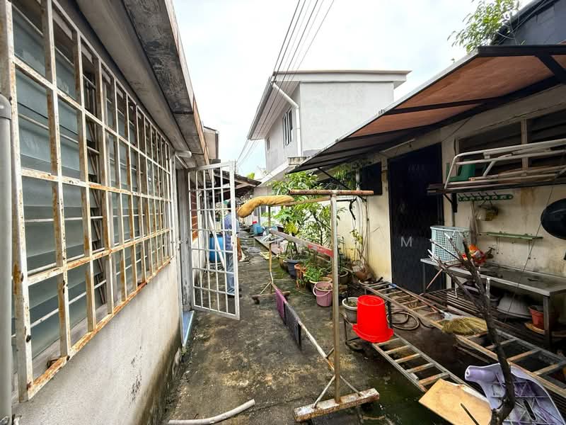 1-storey Terraced House for Sale in Pandan Jaya (Ampang) - Azli Ibrahim - Exterior - PropertyGuru.com.my