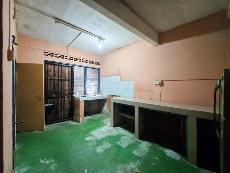 1.5-storey Terraced House for Sale in Kampung Melayu Ampang (Ampang) - Zul Syafiq - Kitchen - PropertyGuru.com.my
