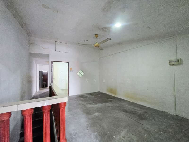 1.5-storey Terraced House for Sale in Kampung Melayu Ampang (Ampang) - Zul Syafiq - Interior - PropertyGuru.com.my