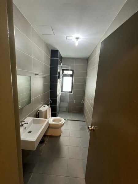 Servis Apartment untuk Disewa di HYVE - Jay Tan - Bathroom - PropertyGuru.com.my