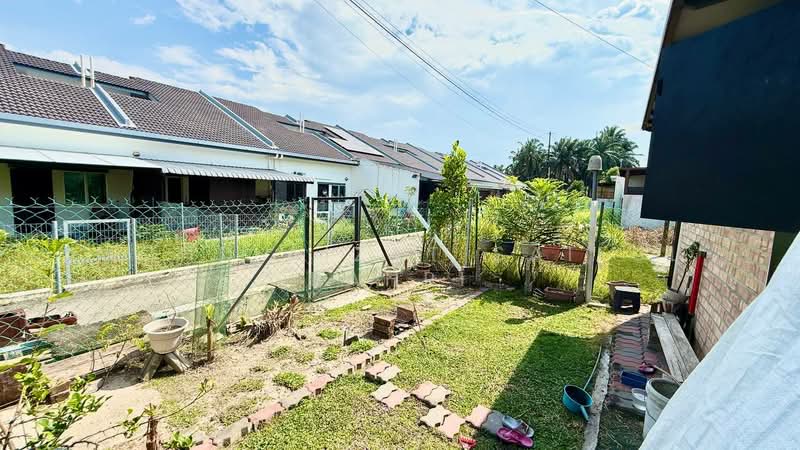 Rumah Teres 1 Tingkat untuk Dijual di Dengkil (Selangor) - Mohd Aizat Saiful Bahri - Exterior - PropertyGuru.com.my